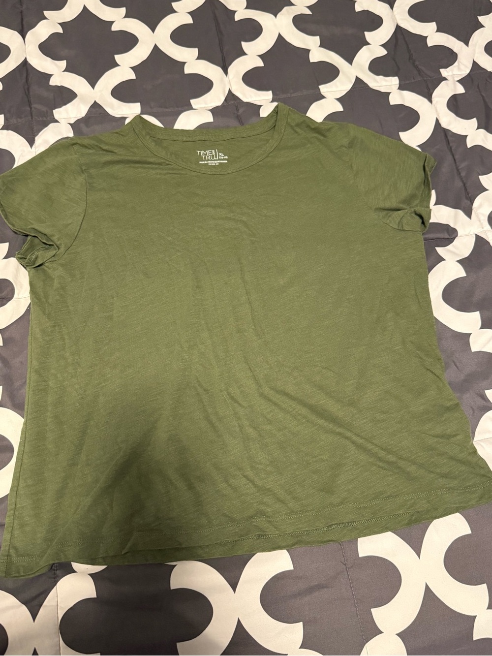 Time and Tru Olive Short Sleeve Crewneck Tee